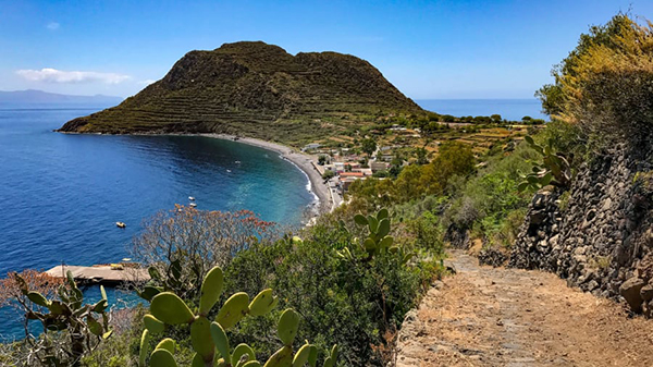 steep-donkey-trails-filicudi