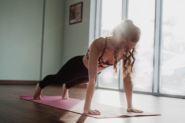 Keep these three plank positions at the ready for this year’s PLANKSGIVING Challenge.