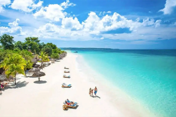 Planning the perfect anniversary trips takes thought and planning. There are many factors to consider if you want to make the right memories.